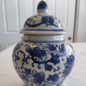 Blue and White Porcelain Ginger Jar with Lid